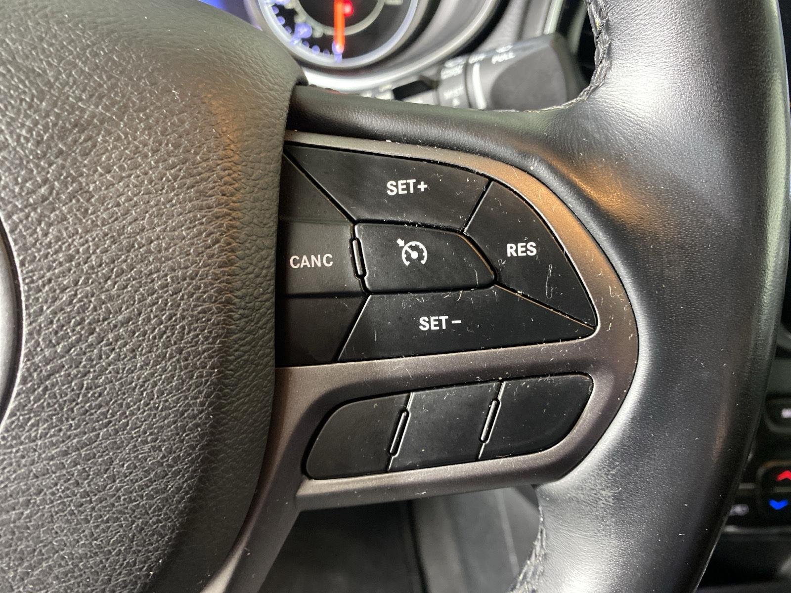 Used 2019 Sting-Gray Clearcoat Jeep Limited image 25
