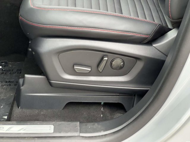 New 2026 Space White Metallic Ford ST-Line image 37
