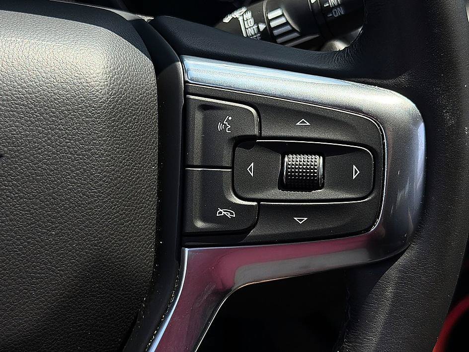 Used 2021 Silver Ice Metallic Chevrolet LT image 17
