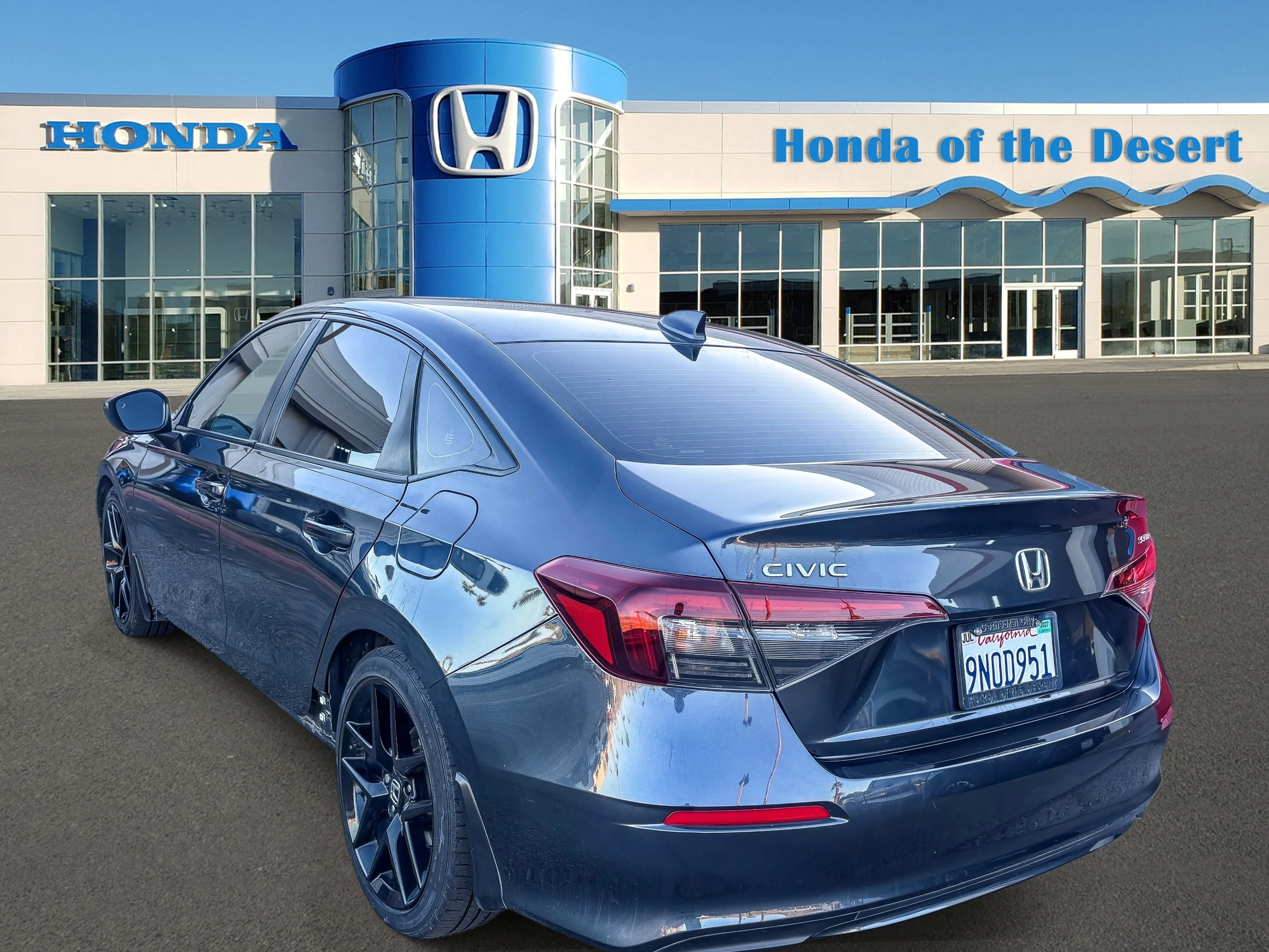 Certified Used 2025 Platinum White Pearl Honda Sport image 4