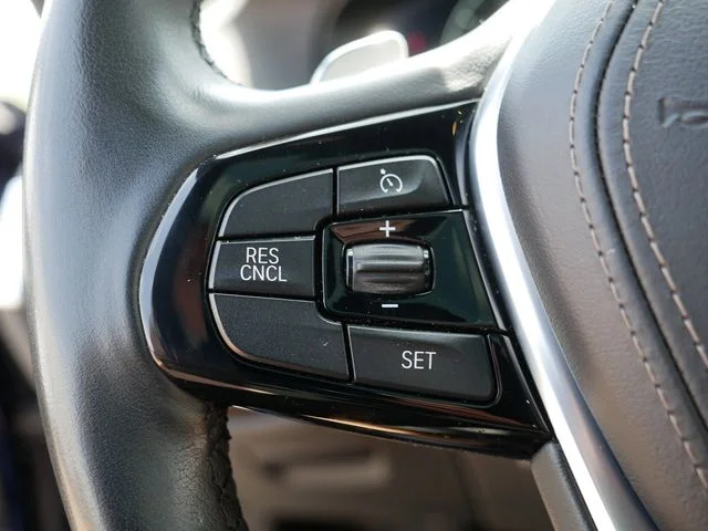 Used 2019 Blue Metallic BMW 540i xDrive image 25