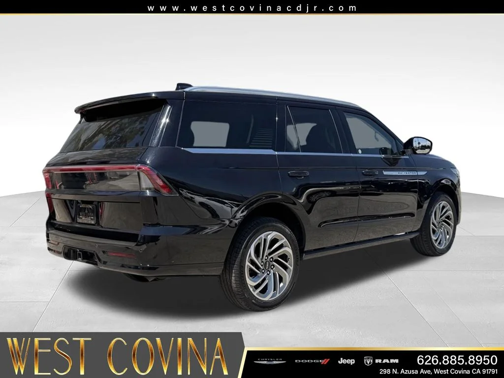 Used 2025 Black Lincoln Reserve image 11