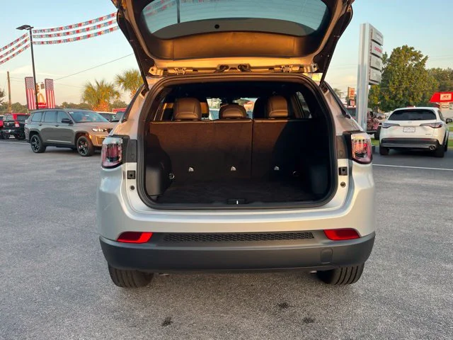 Used 2026 Silver Jeep Latitude image 33