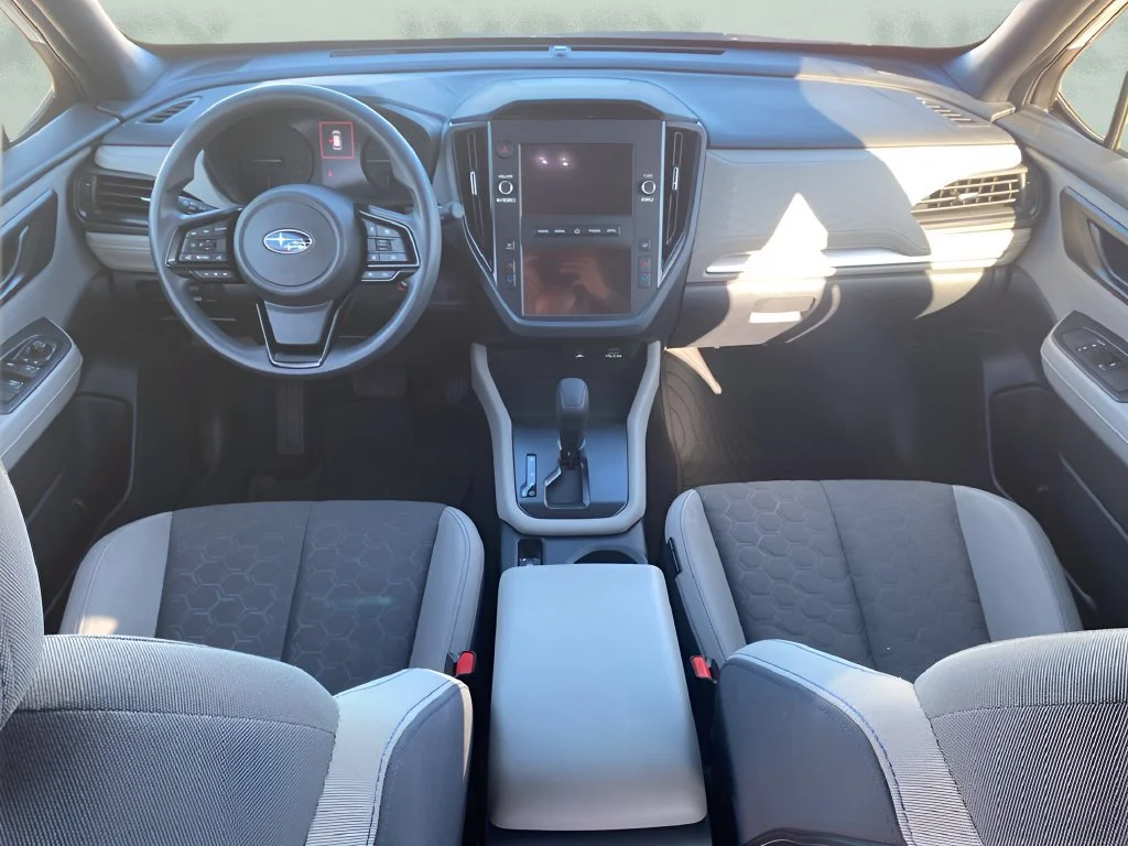 Used 2025 White Subaru  image 12