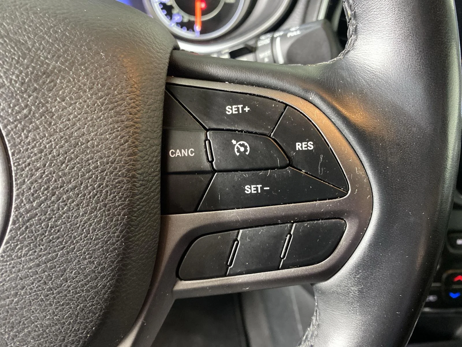 Used 2019 Sting-Gray Clearcoat Jeep Limited image 25