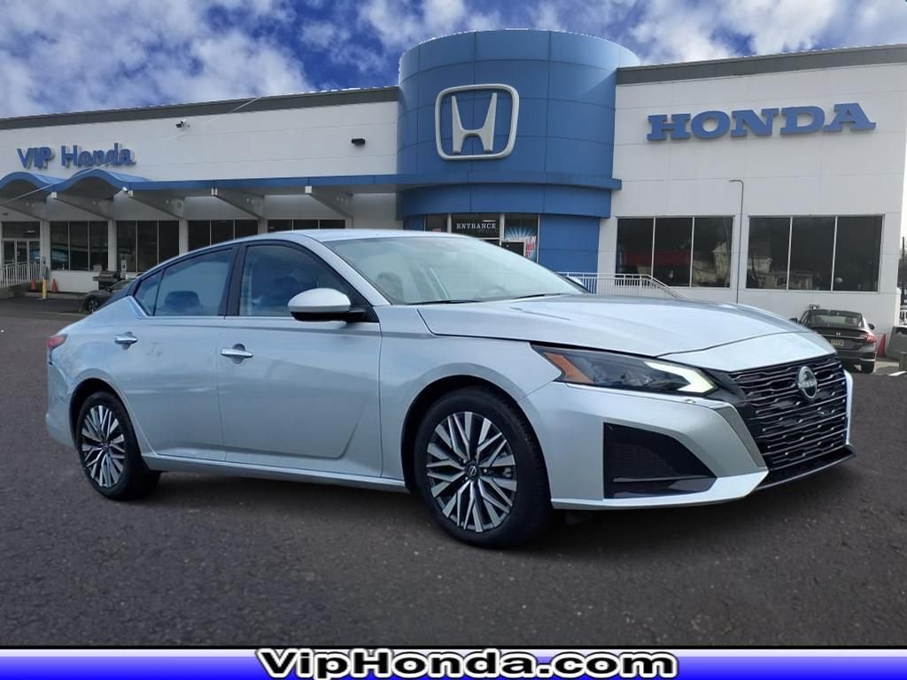 2023 Nissan Altima SV