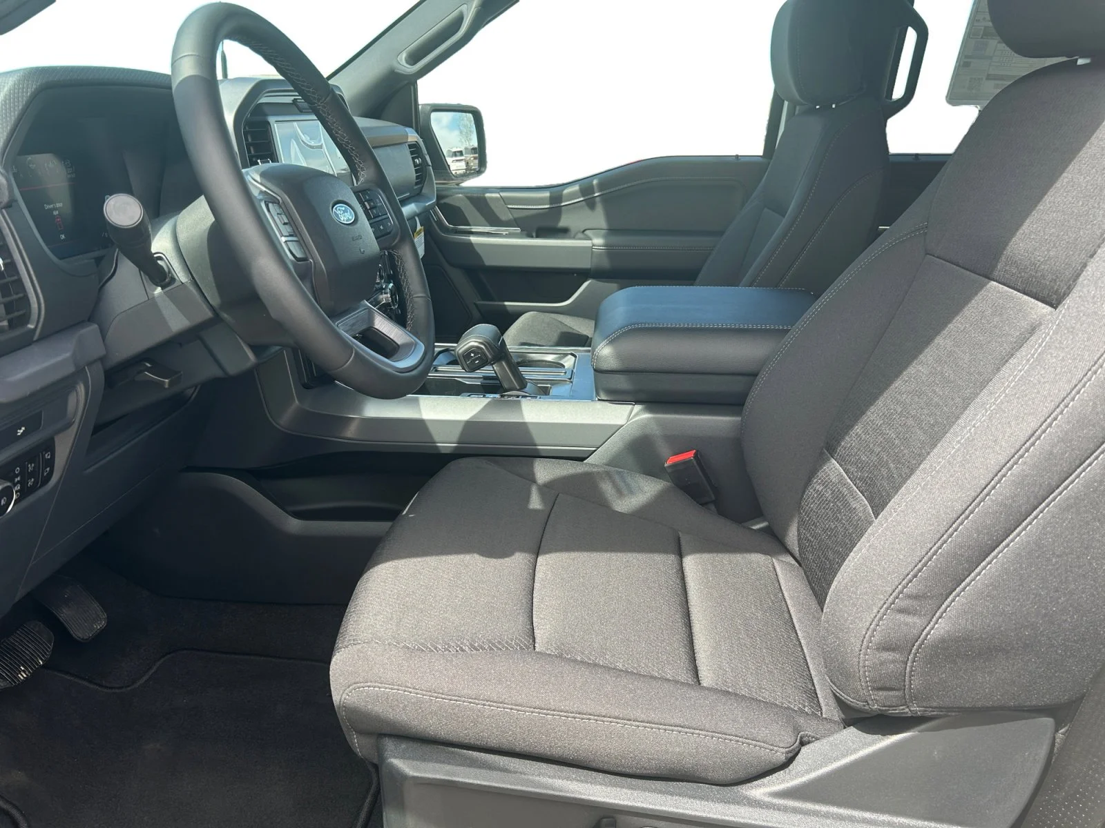 New 2026 Oxford White Ford XLT image 14