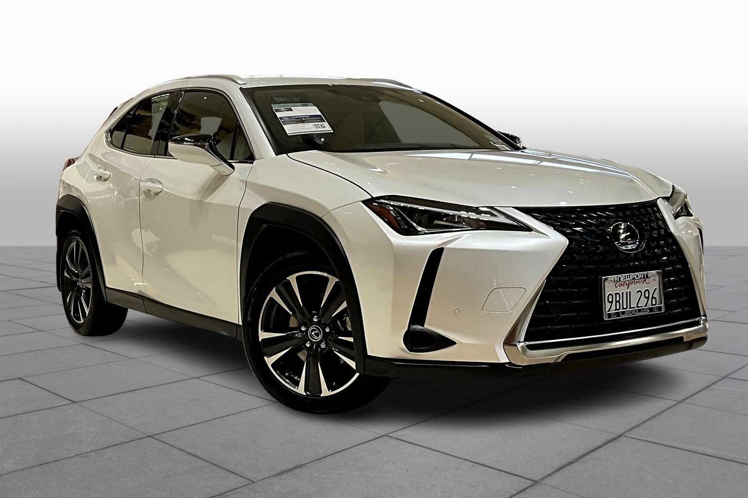 Certified Used 2022 Eminent White Pearl Lexus  image 2