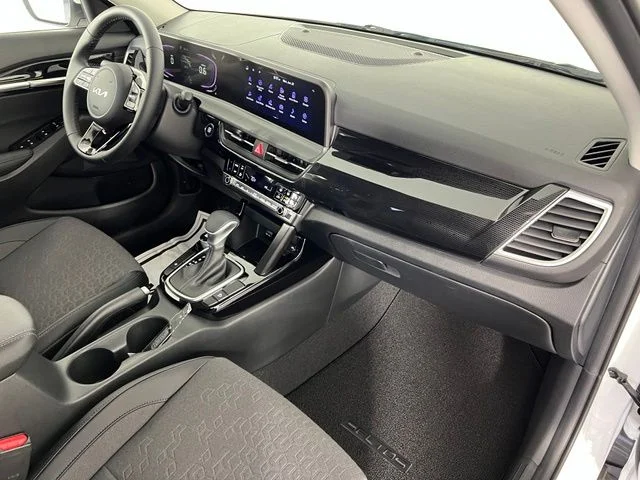 New 2026 White Kia S image 38