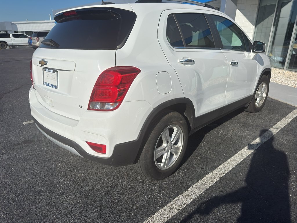 Used 2020 SUMMIT WHITE Chevrolet LT image 4