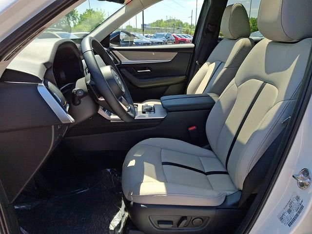 Used 2025 White Mazda Premium image 15