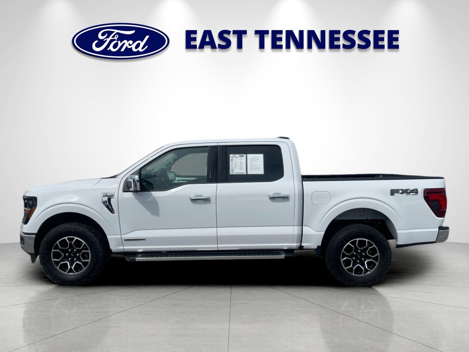 Used 2024 Oxford White Ford XLT image 6