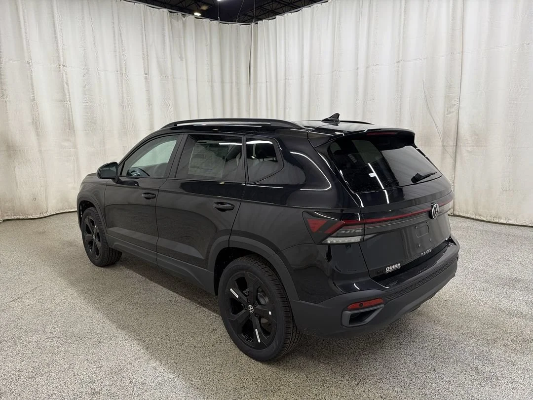 New 2026 Deep Black Pearl Volkswagen SE Black image 9