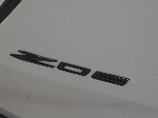 Used 2023 White Chevrolet Z06 image 9