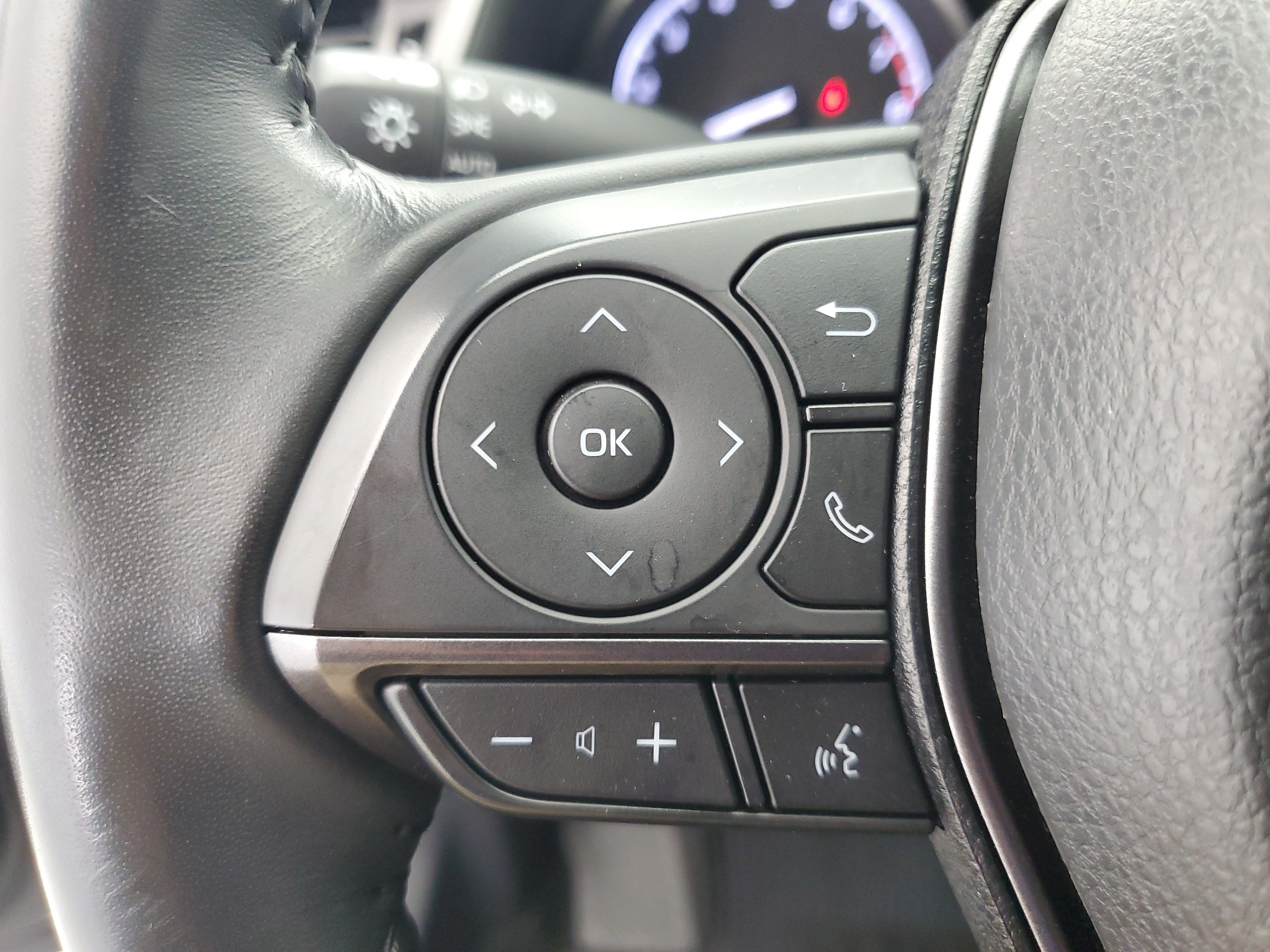 Used 2023 Ice Toyota SE image 22
