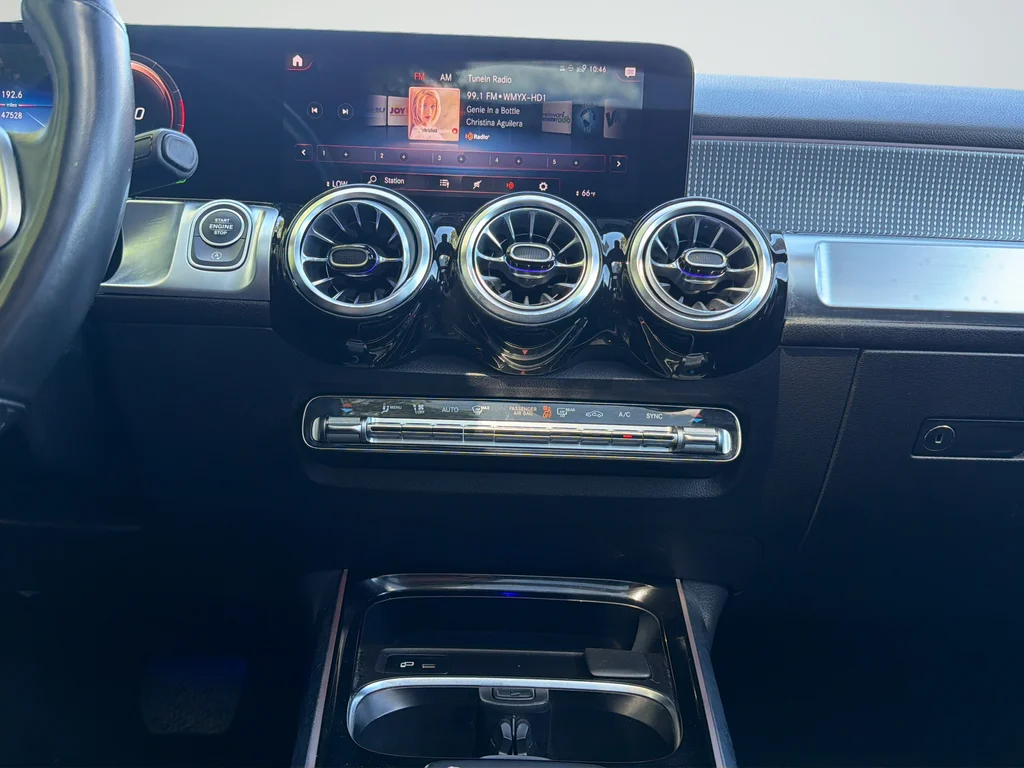 Used 2022  Mercedes-Benz GLB 250 image 18