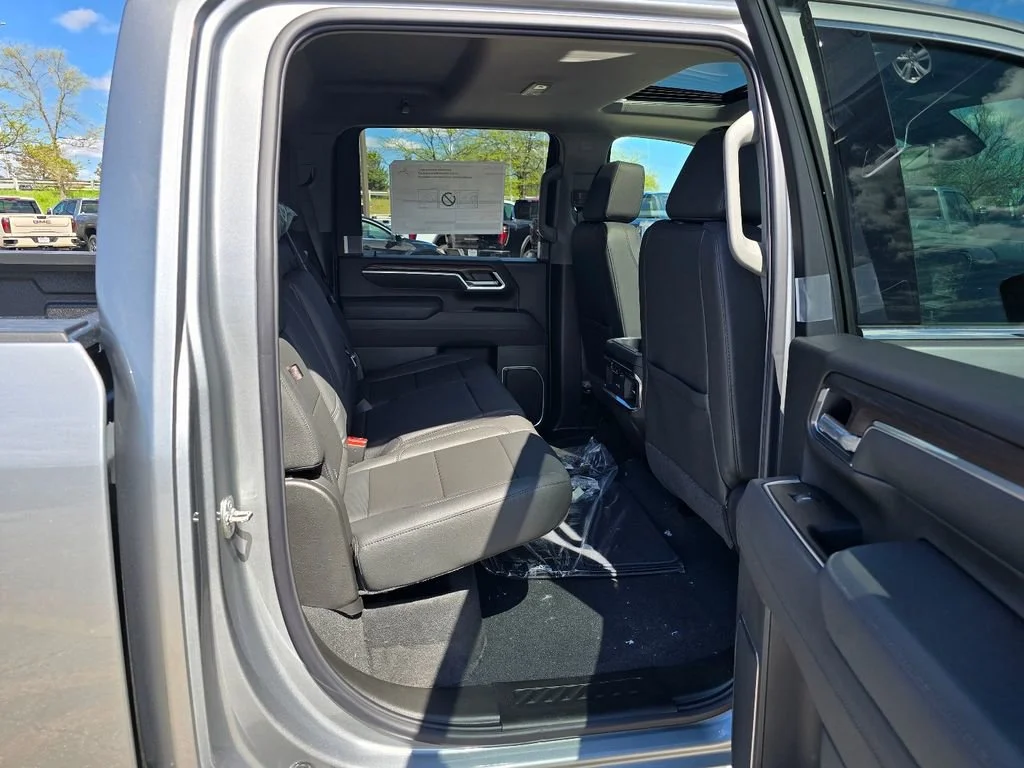 2026 GMC Sierra 3500HD SLT - Photo 32