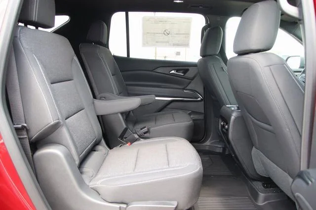 2025 Chevrolet Traverse LT - Photo 8