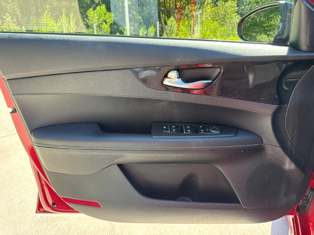 Used 2024 Currant Red Kia GT-Line image 13