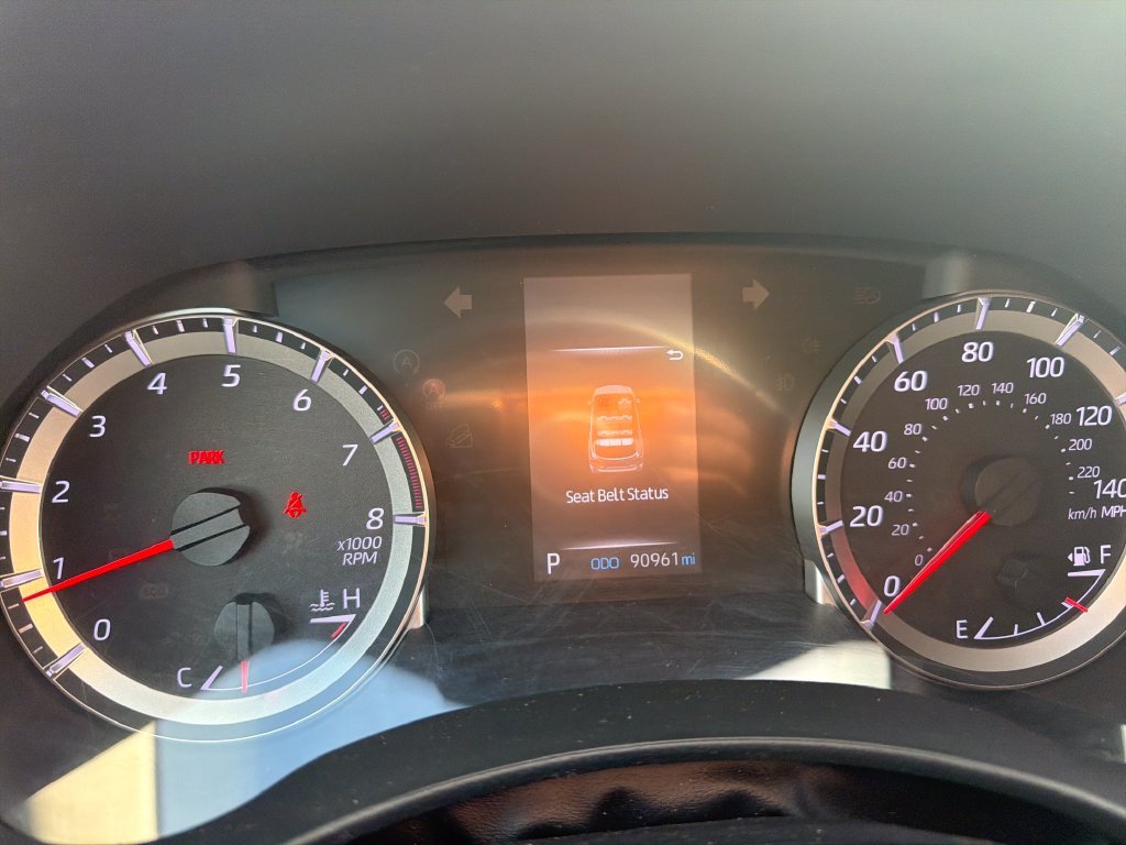 Used 2021 White Toyota LE image 17