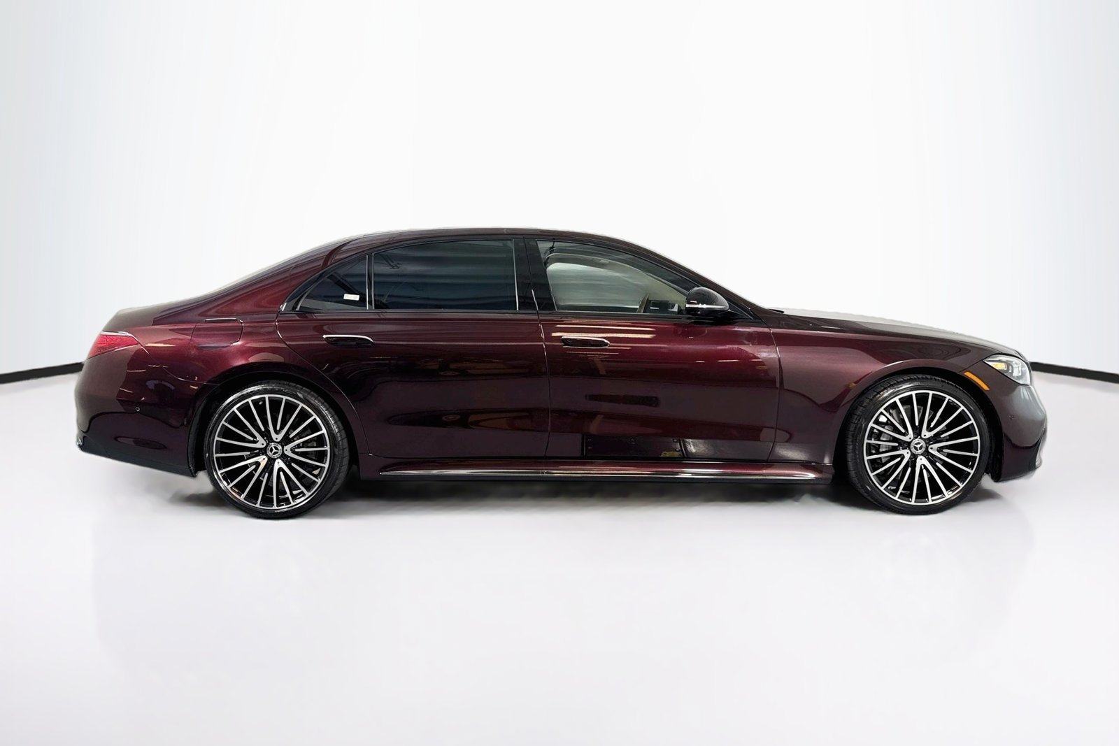 Certified Used 2023 Rubellite Red Mercedes-Benz S 580 image 4