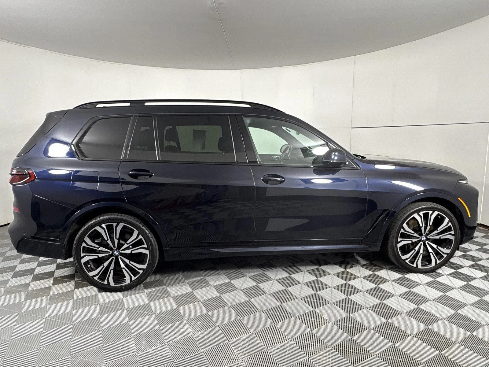 Used 2023 Carbon Black Metallic BMW xDrive40i image 27