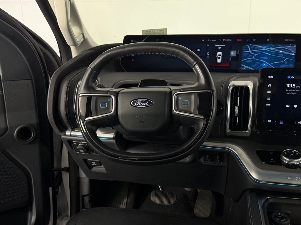 Used 2025 White Metallic Ford Platinum image 12