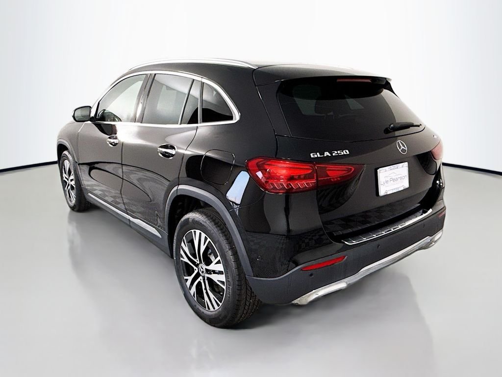 Used 2025 Black Mercedes-Benz GLA 250 image 3
