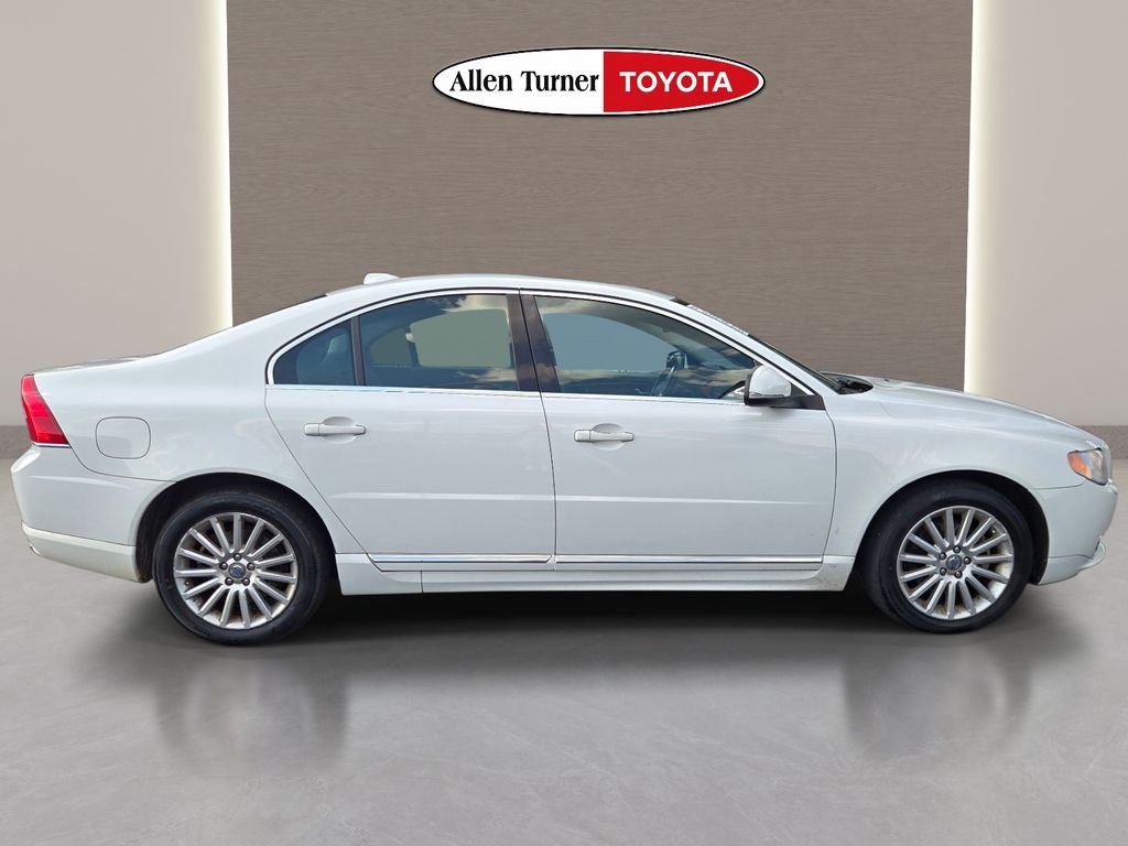 Used 2012 White Volvo 3.2 image 6