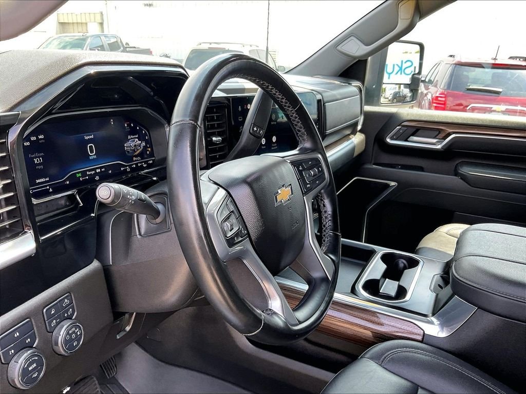 Used 2025 Gray Chevrolet LT image 8