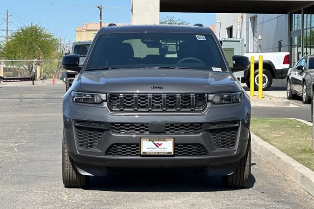 New 2026 Baltic Gray Metallic Clear-Coat Exterior Paint Jeep Laredo Altitude image 8