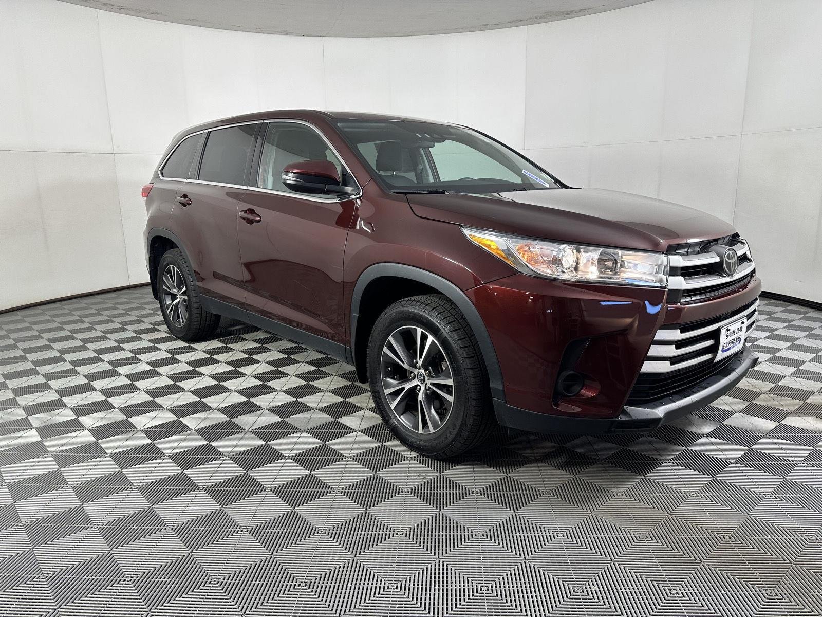 Used 2019 Ooh La La Rouge Mica Toyota LE image 14