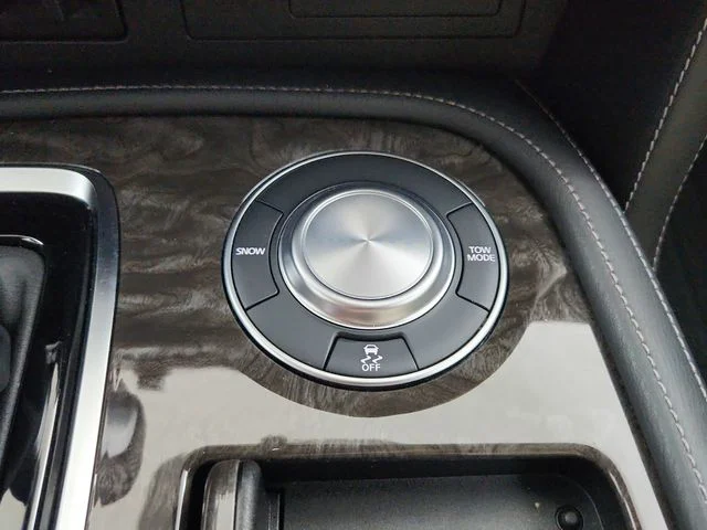 Used 2024 White Nissan Platinum image 35