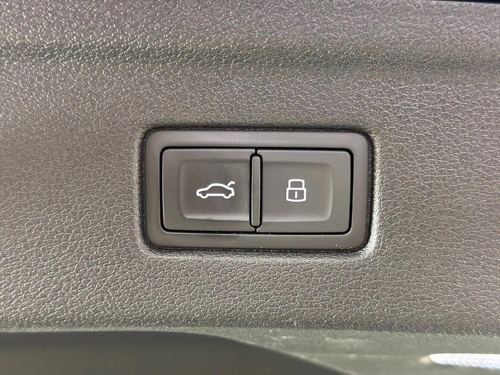 Used 2018 Daytona Gray Pearl Audi Prestige image 21