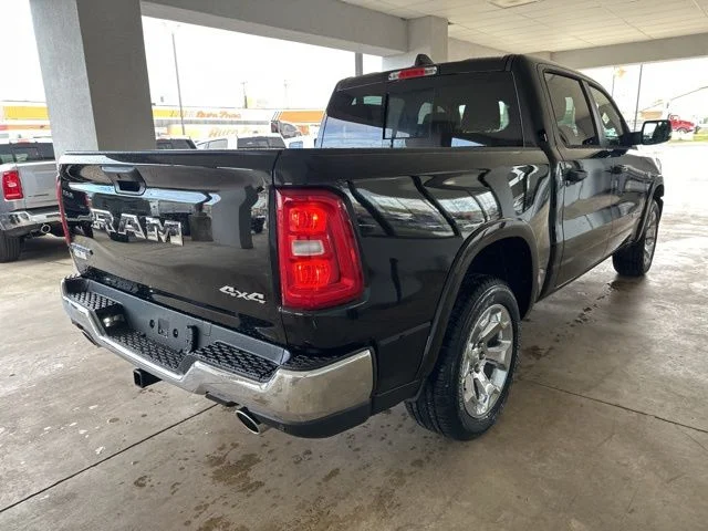 New 2026 Diamond Black Crystal Pearl-Coat Exterior Paint RAM Big Horn/Lone Star image 7