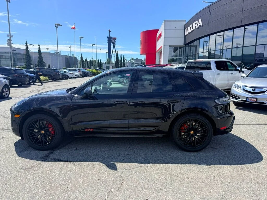 Used 2023  Porsche GTS GTS   Dilawri Certified   Local BC   Clean Tit image 2