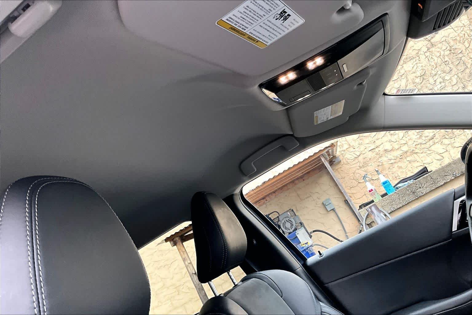 Used 2025 Cosmic Blue Metallic Mitsubishi SE image 14