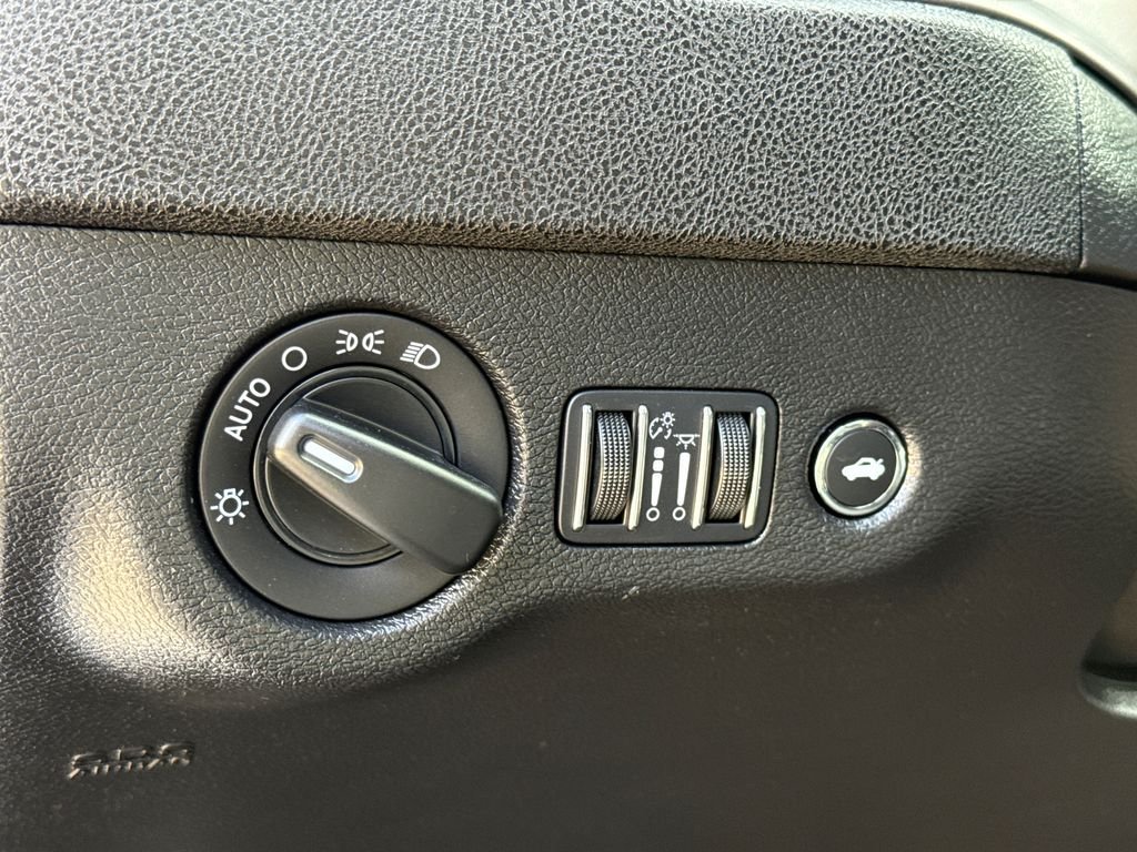 Used 2023 White Dodge R/T image 21