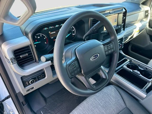 New 2026 Oxford White Ford XLT image 6
