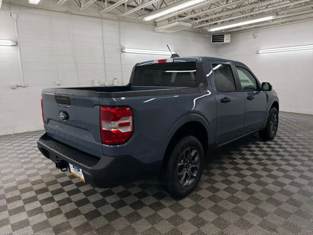 New 2026 Gray Ford XLT image 3
