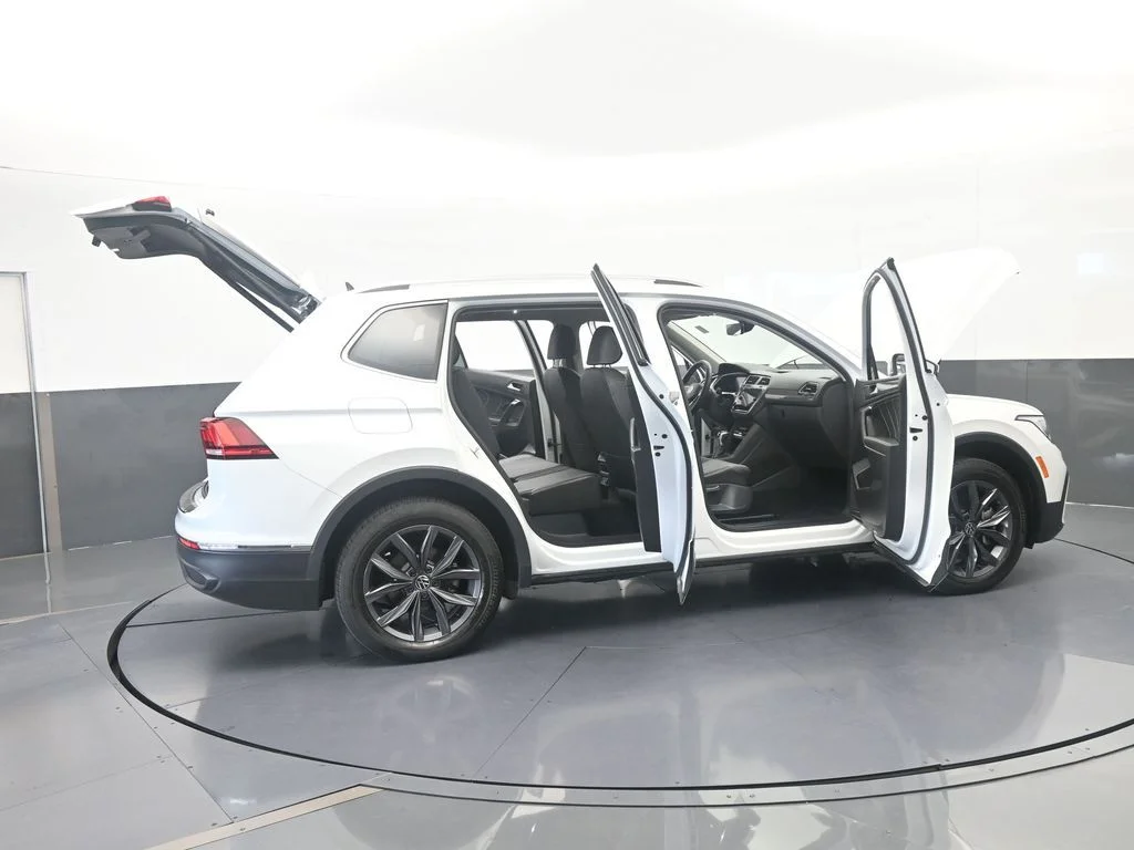 Used 2023 White Volkswagen 2.0T SE image 74