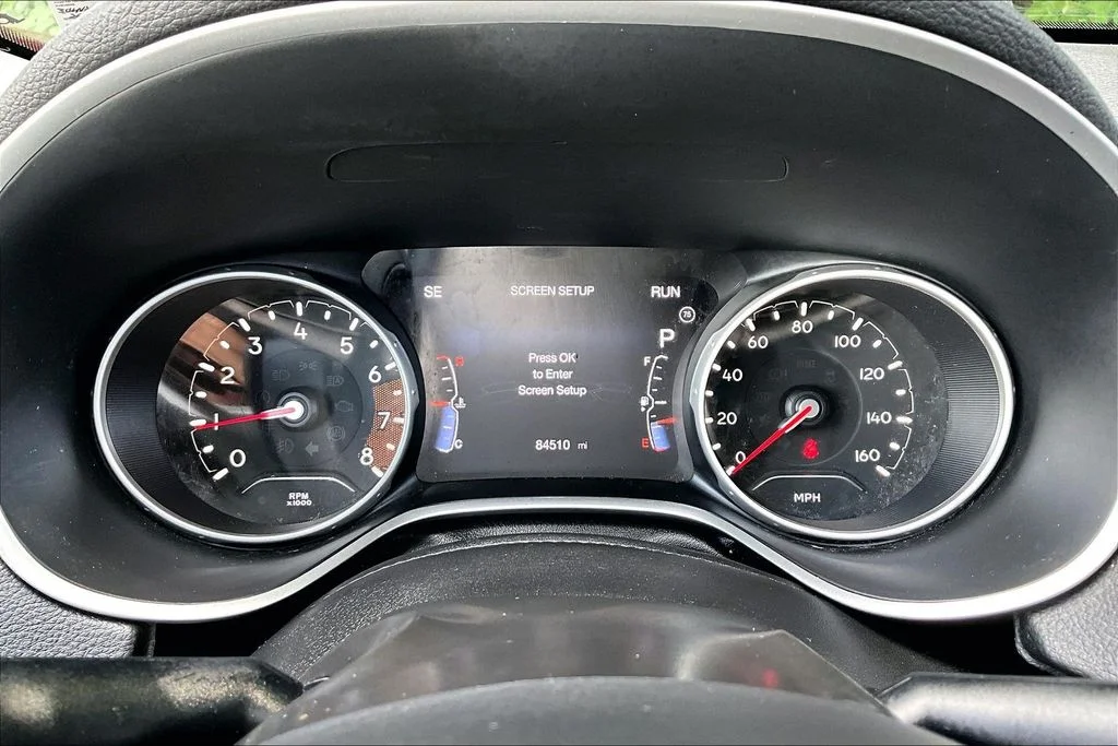 Certified Used 2019 White Jeep Latitude image 13
