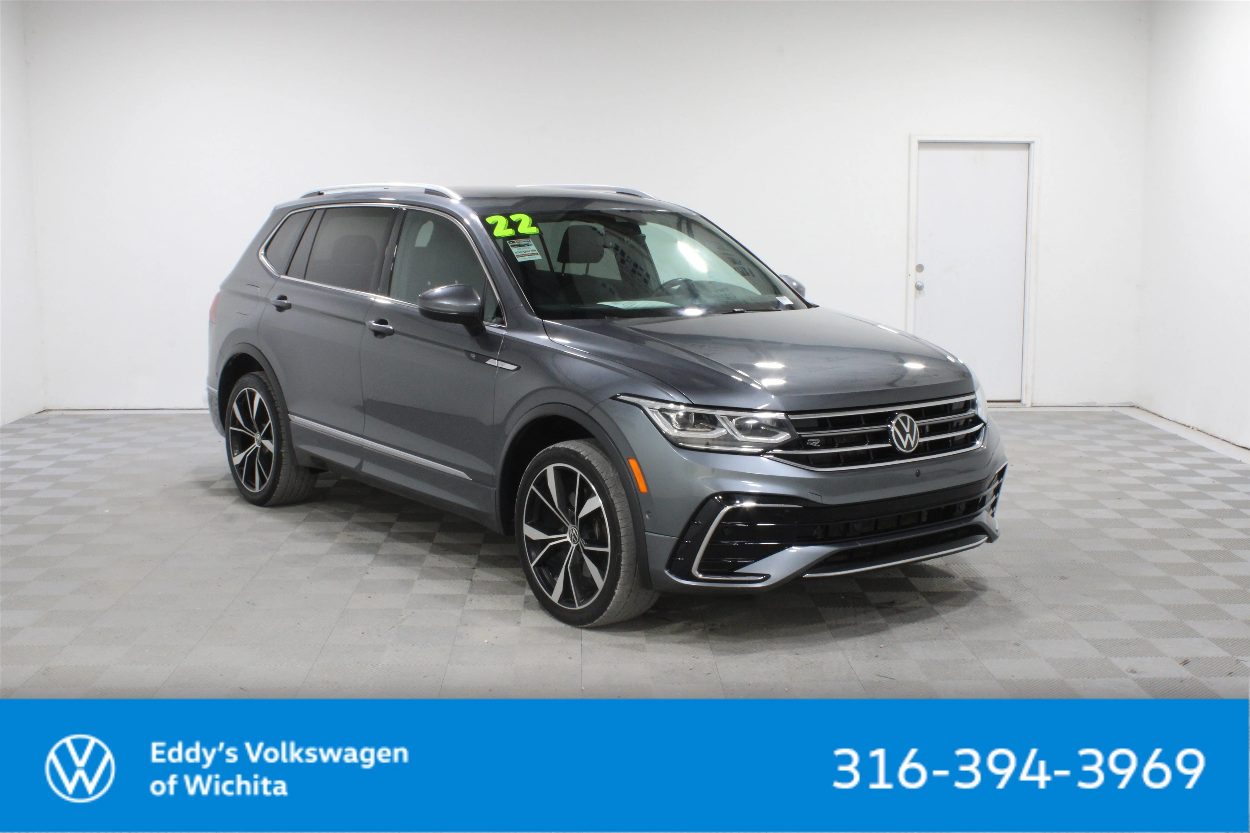 Used 2022 Gray Volkswagen SEL R-Line image 1