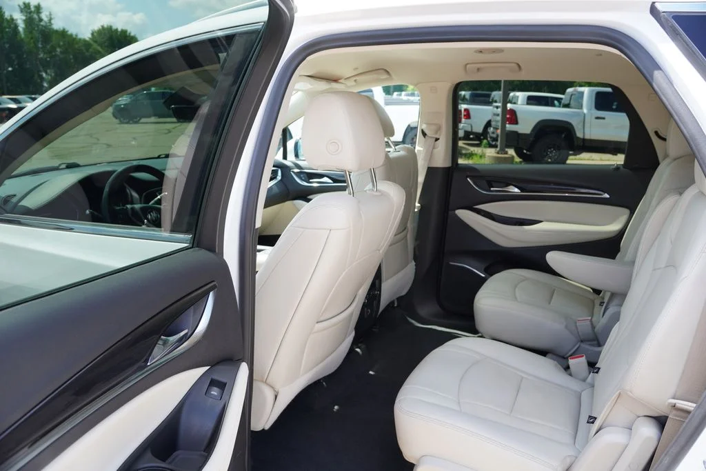 Used 2024 White Frost Tricoat Buick Essence image 16