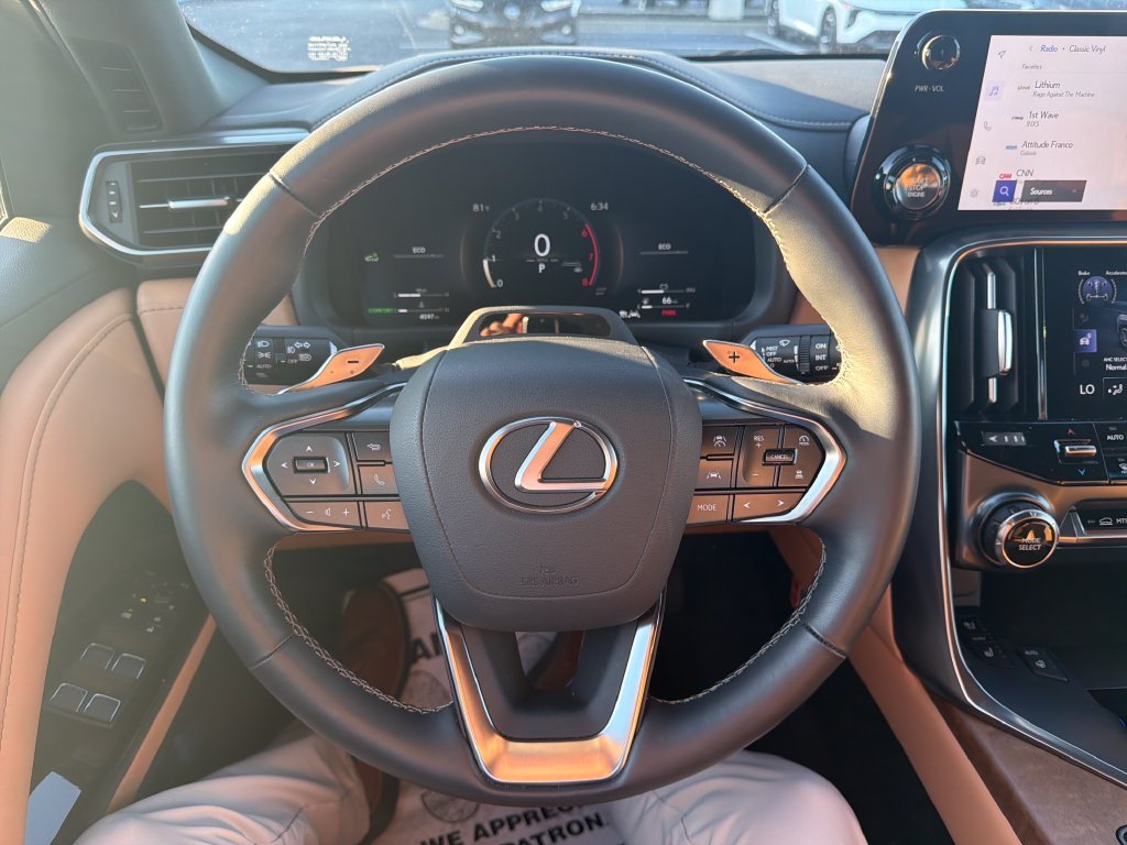 Used 2026 White Lexus 600 Premium image 14