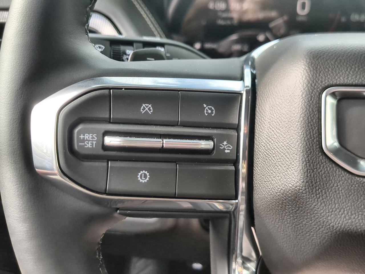 New 2026 Sterling Metallic GMC Elevation image 35