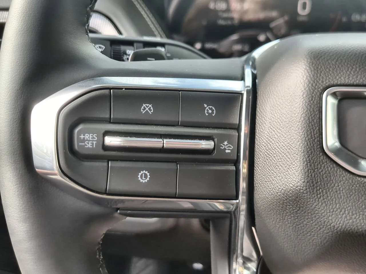 New 2026 Sterling Metallic GMC Elevation image 35