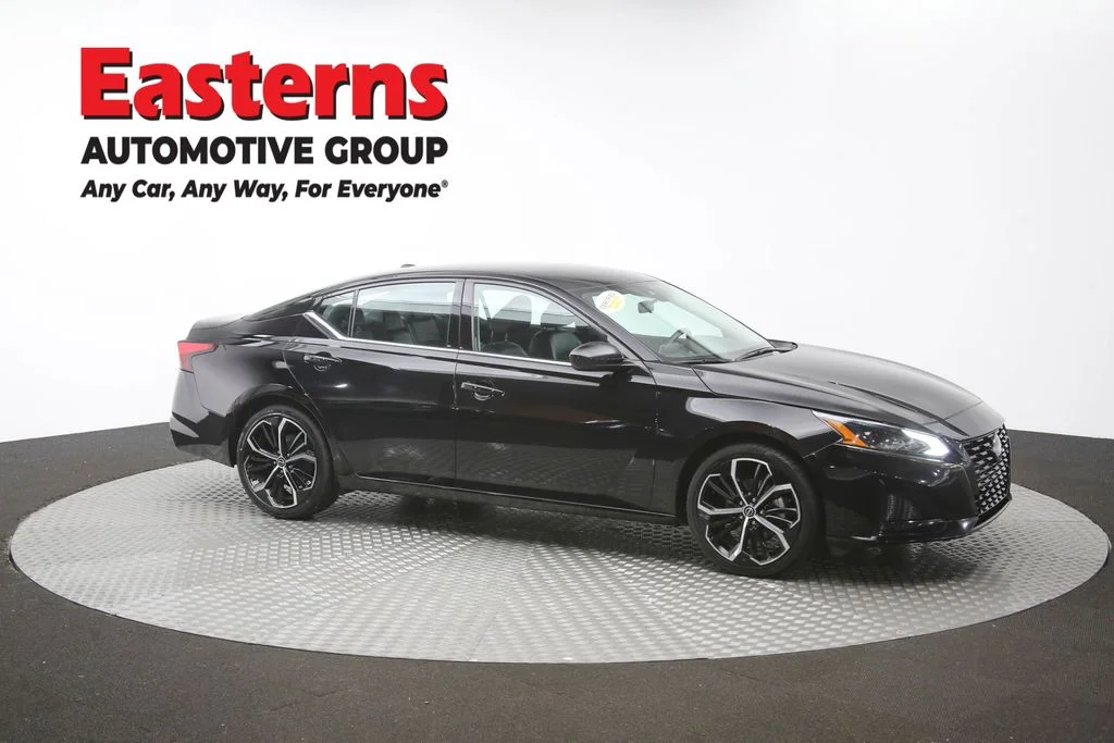 Used 2024 Black Nissan 2.5 SR image 47