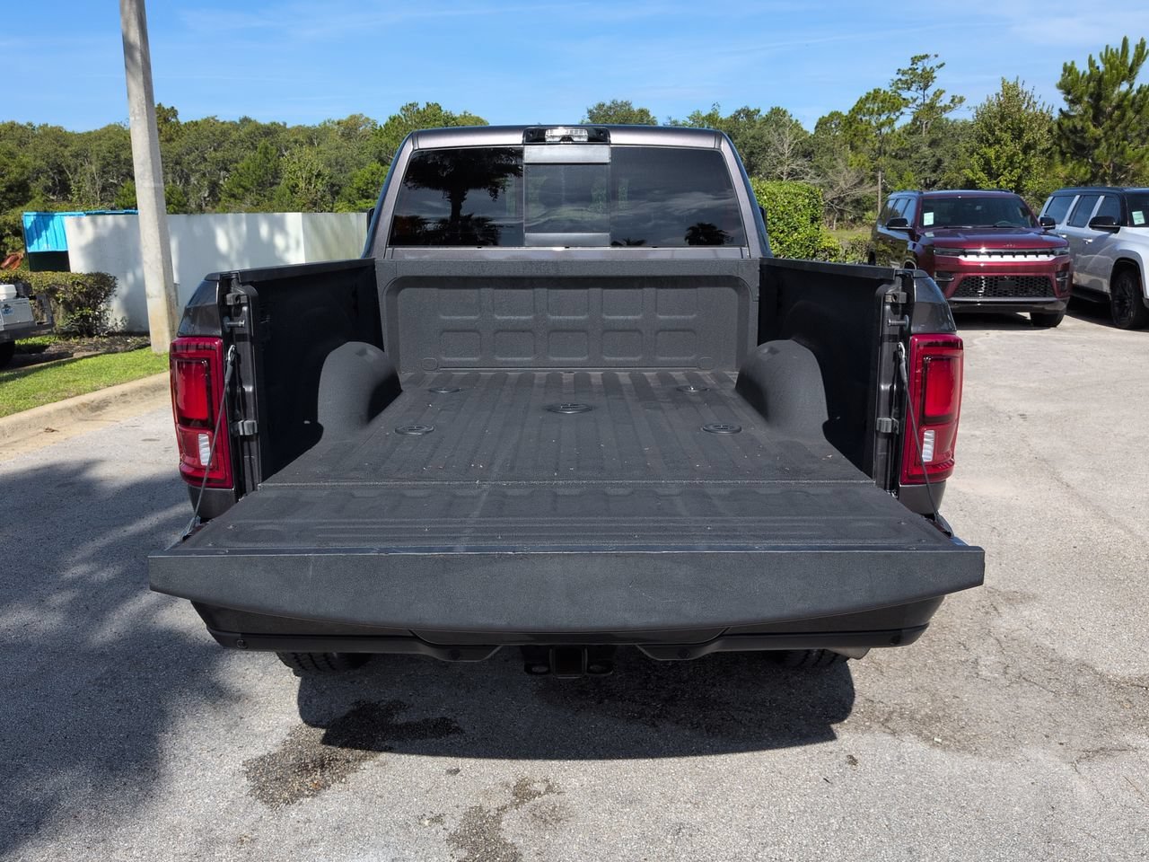 Certified Used 2025 Crystal Metallic Ram Laramie image 12