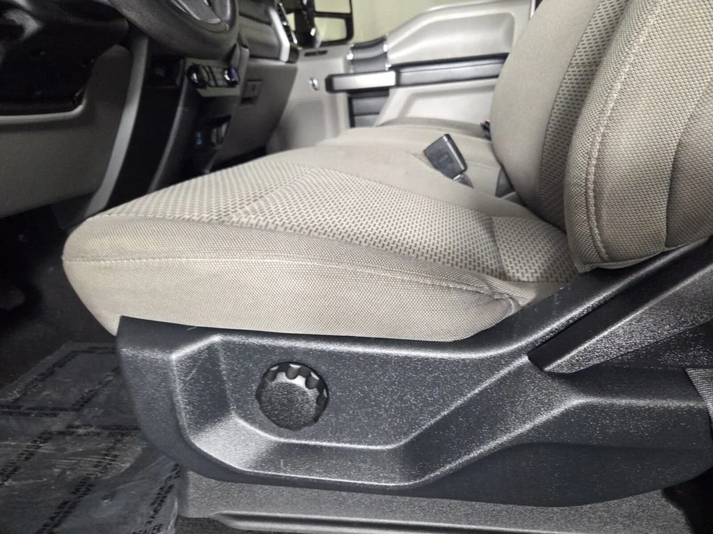 Used 2020 Oxford White Ford XLT image 14